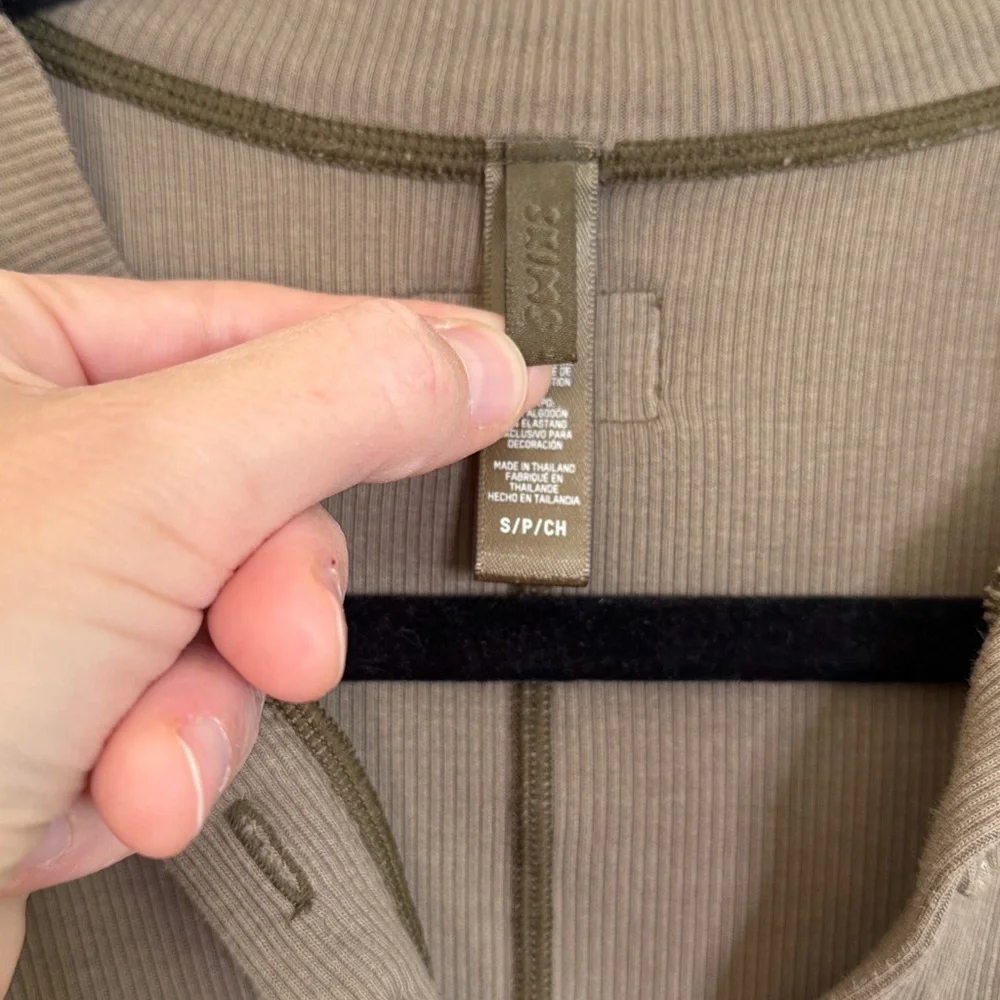 Skims soft lounge Henley army green ribbed small EUC - Picture 3 of 7